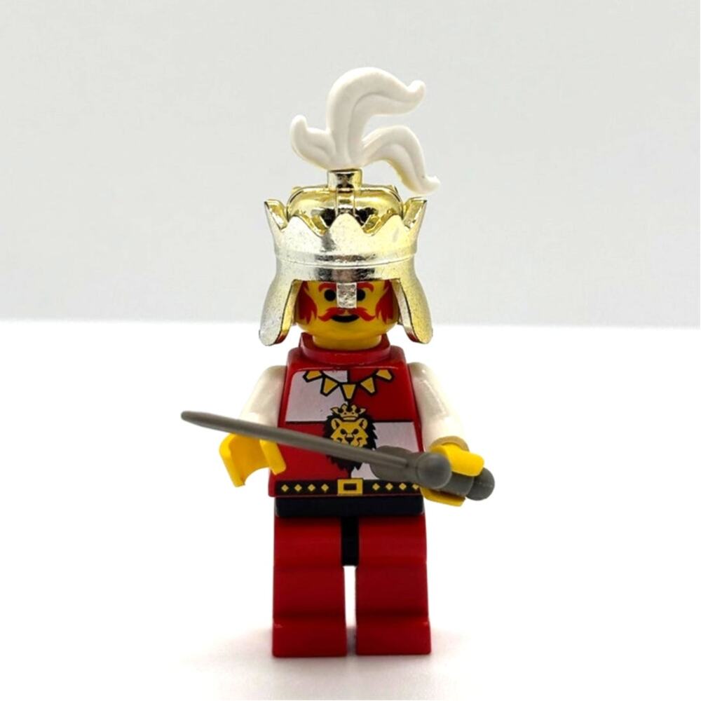 Lego Castle Royal Knights King Minifigure w/ Crown & Sword - Vintage